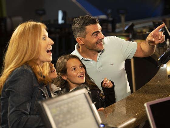 Bowling-QubicaAMF-BES-X-experience-BES-X-Experiences-tile.jpg