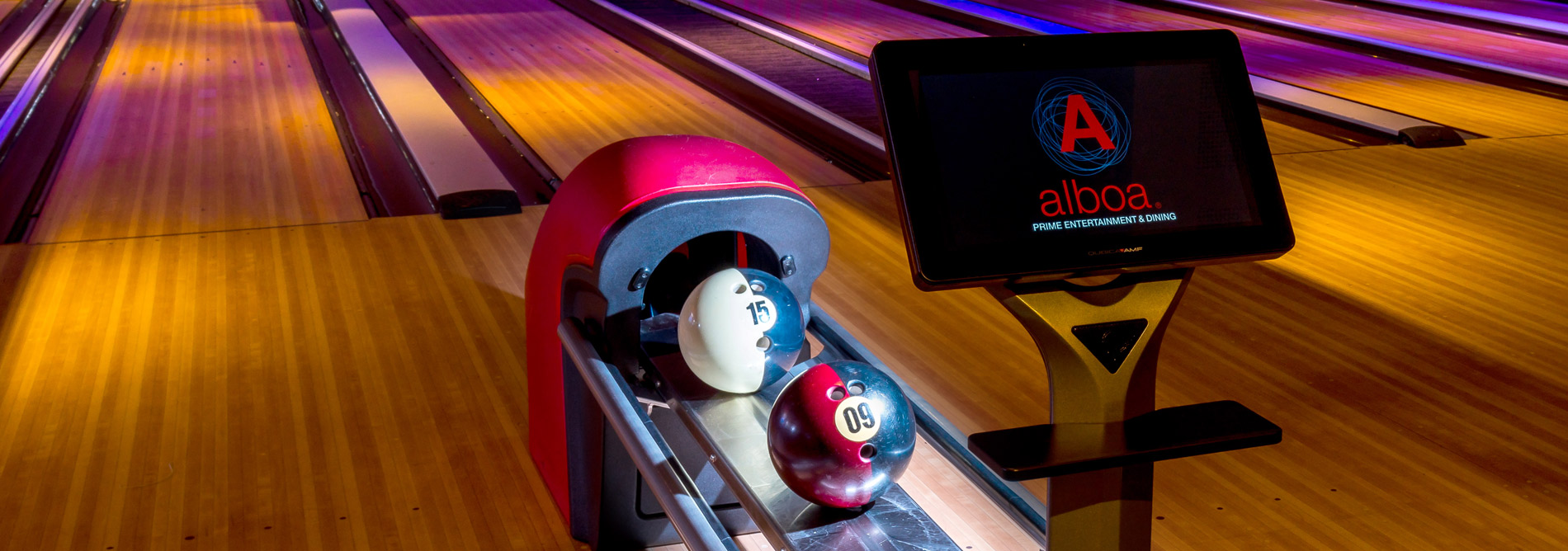 Bowling-QubicaAMF-score-BESX-supertouch-console.jpg