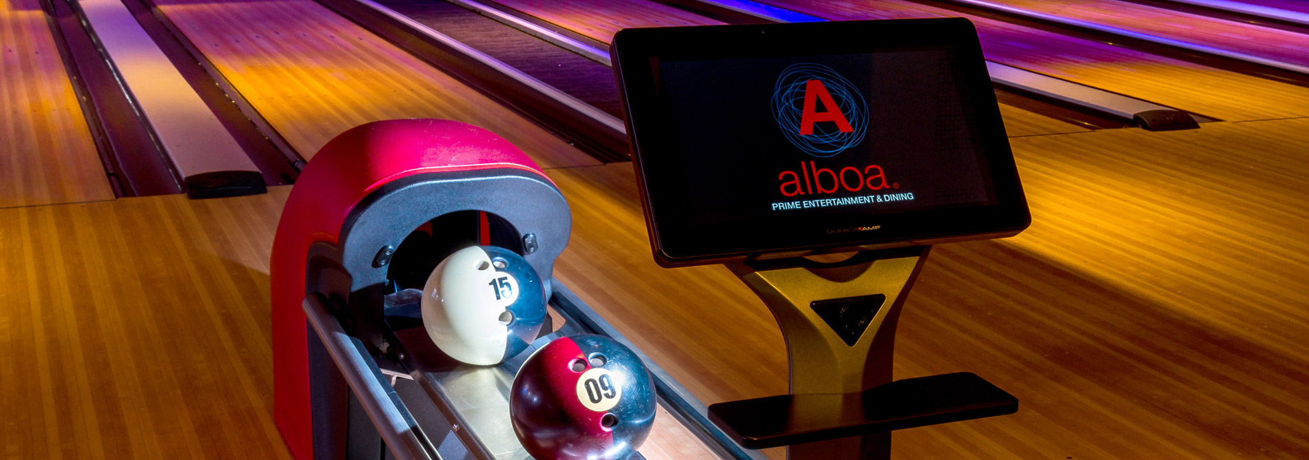 Bowling-QubicaAMF-score-bowler-consoles--features-banner.jpg