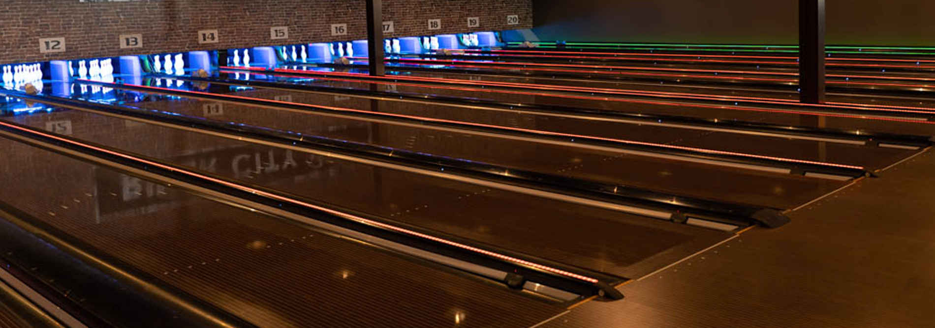 Bowling-QubicaAMF-CAPPING-LIGHTS-Brochures-banner.jpg