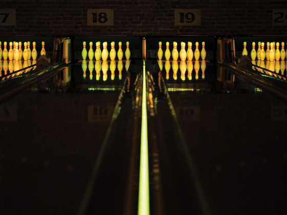 Bowling-QubicaAMF-CAPPING-LIGHTS-Smooth-Laser-Beam-of-Color-tile.jpg
