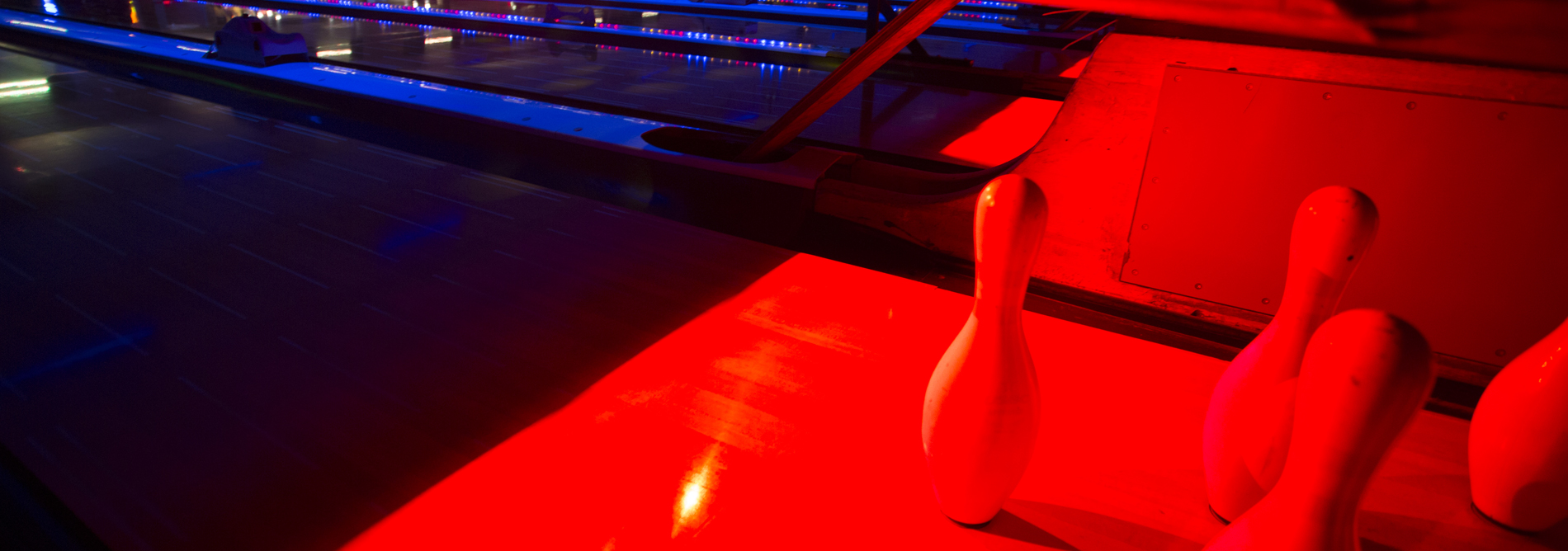 QubicaAMF-bowling-CENTERPUNCH-Pin-Deck-Illumination-Built-for-Bowling-banner.jpg