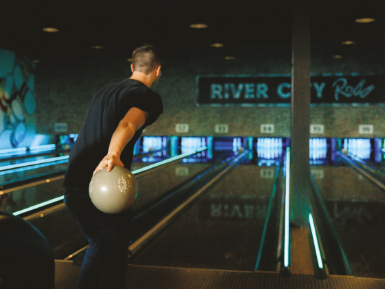 Bowling-QubicaAMF-CenterPunch-Intelligent-Lighting-tile.jpg