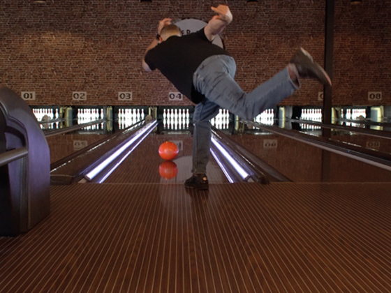 Bowling-QubicaAMF-edge-free-fall-tile robust design