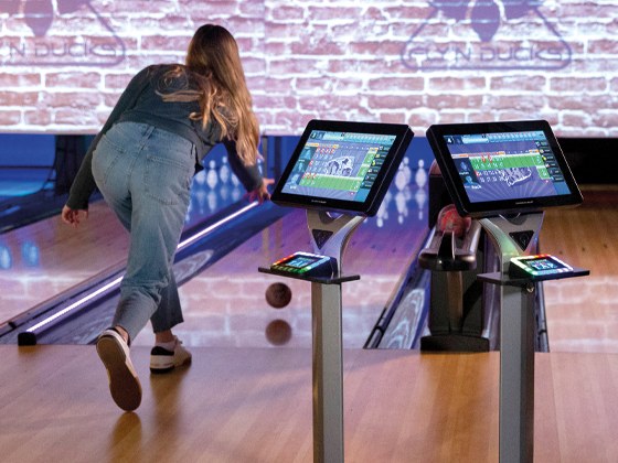 Bowling-QubicaAMF-ENTERTAINMENT-&-REVENUE-Flyn-Ducks-tile.jpg