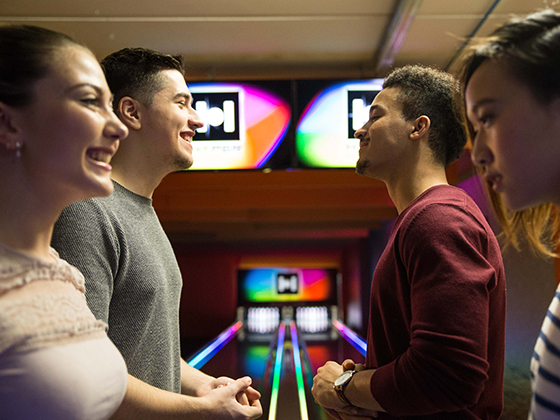 qubicaamf-bowling-hyperbowling-slide-83-tile_02.jpg