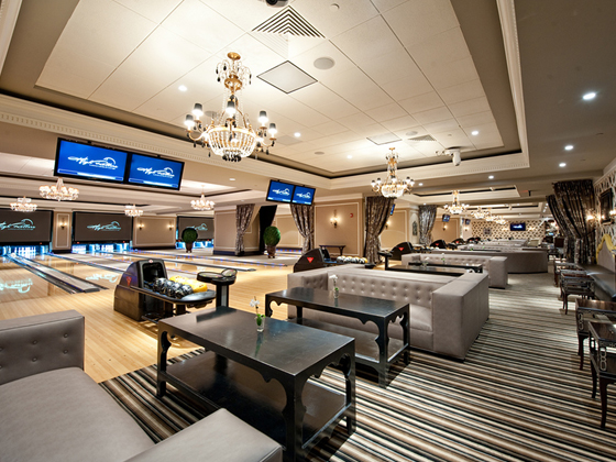 QUBICAAMF-bowling-Indian-Casinos-High-Rollers-Foxwoods-Casino.jpg