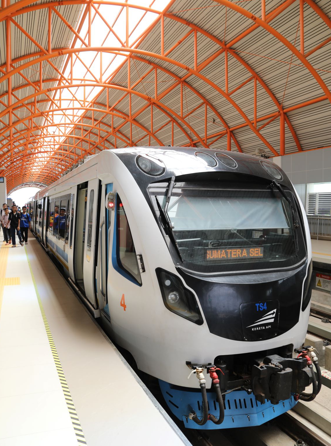 train 1.JPG
