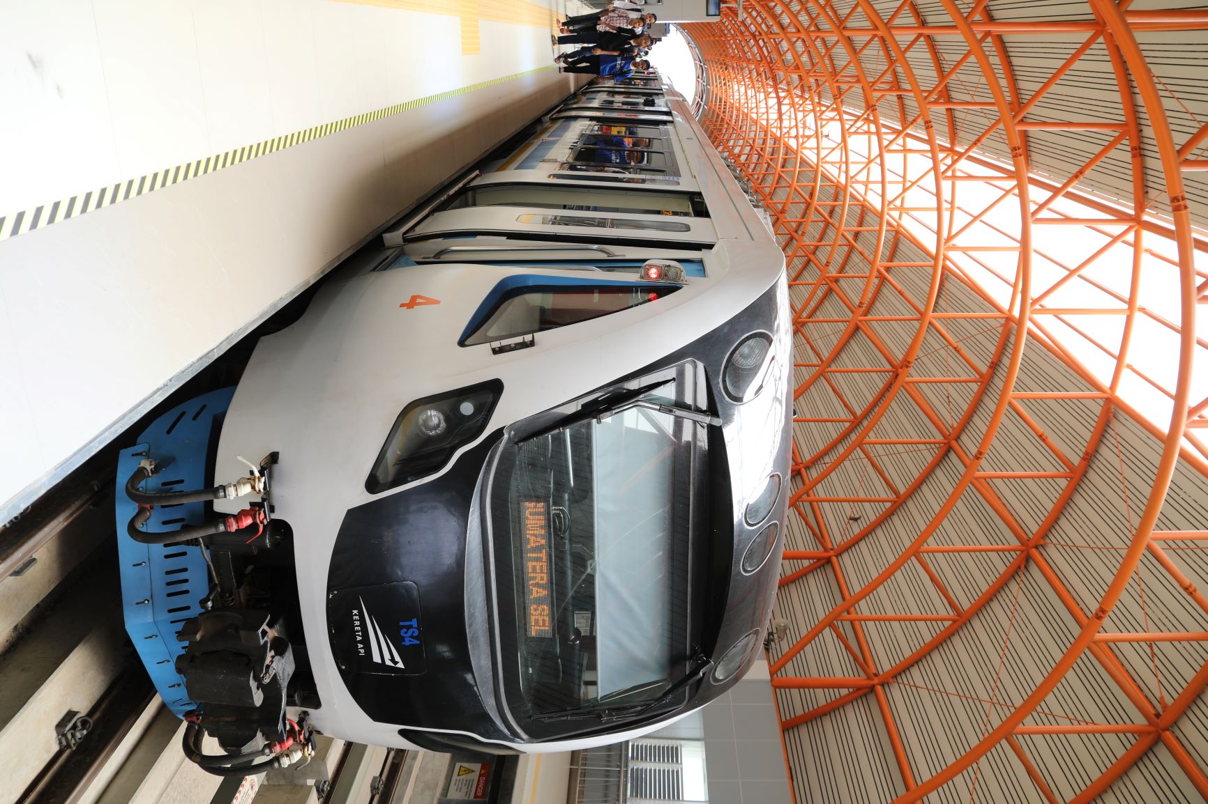 train 1.JPG